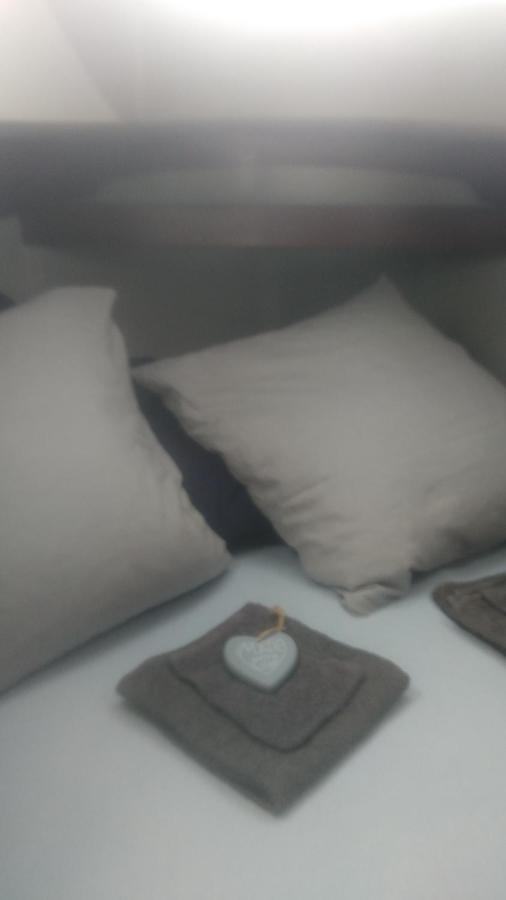 Nuit Sur Un Voilier Hotel Nonsard-Lamarche Ngoại thất bức ảnh